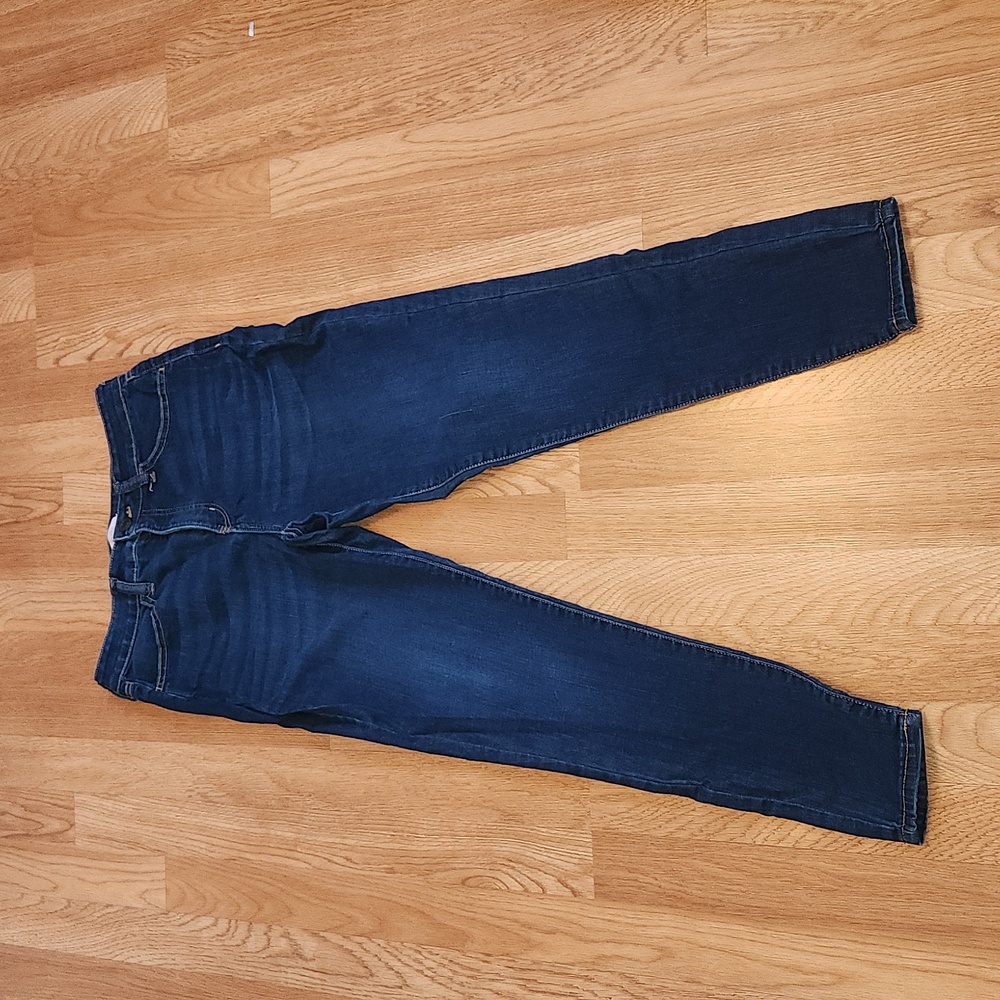 Hi-Rise Curvy Jegging